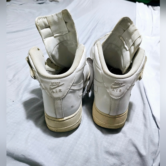 2 Pairs for the price of one...Nike Air Force 1 Mid, size 10.5 US, no box - Picture 14 of 16